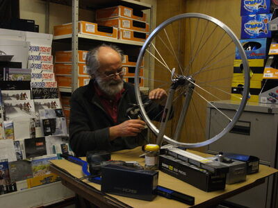 SPA CYCLES SON28 Klassik Black Dynamo Wheel