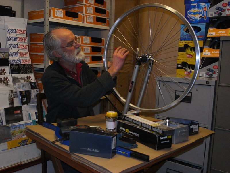 hand built touring wheels