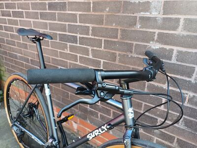 SURLY Surly Straggler Flat Bar (10spd Shimano CUES) 54cm click to zoom image